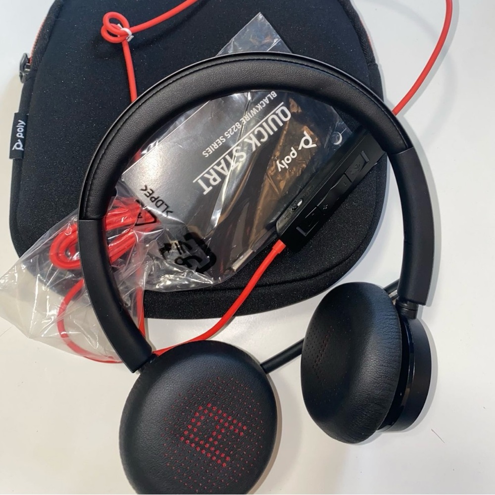 Moving Sale! Brand New Poly Blackwire 8225 Wired USB Headset Save $!
